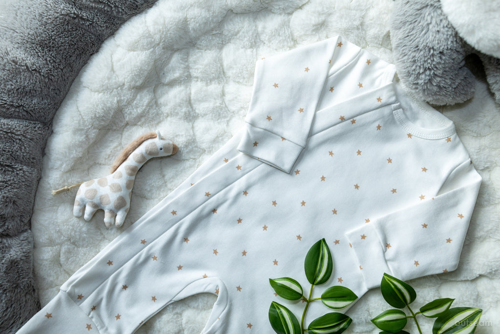 Outseam Romper Brown Stars — detail view 2